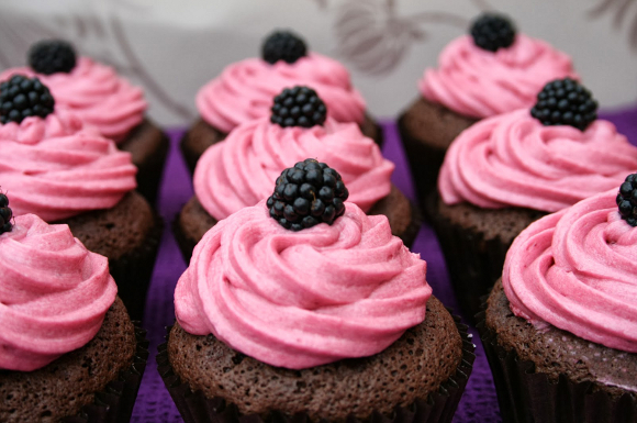 November recipe blackcurrant cupcakes