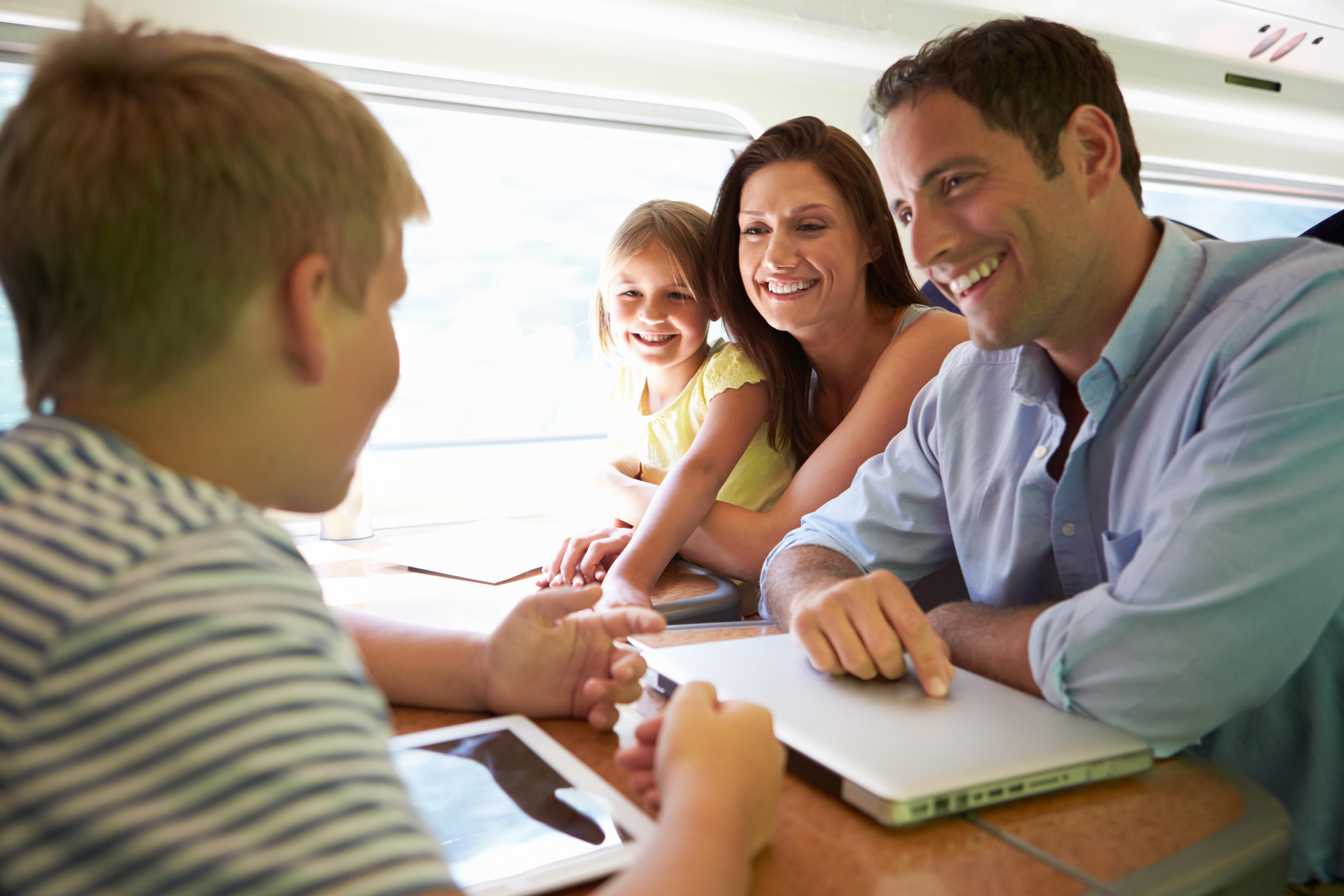 FamilyTrainTravel_Lead