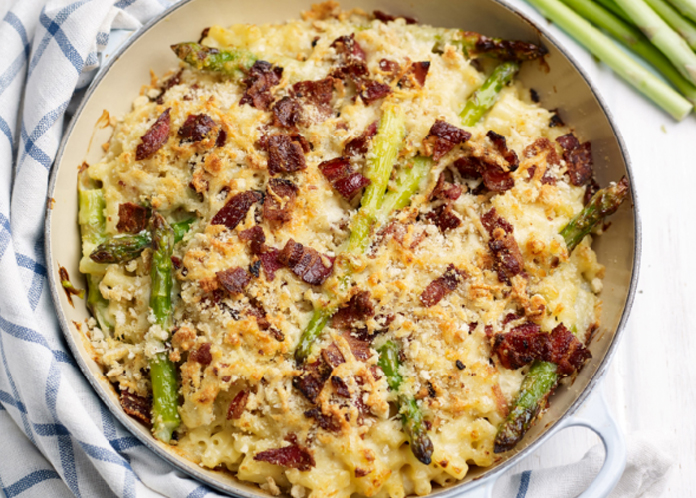 Winter Warmer Recipes: Asparagus Mac ‘n’ Cheese with Bacon Crumble